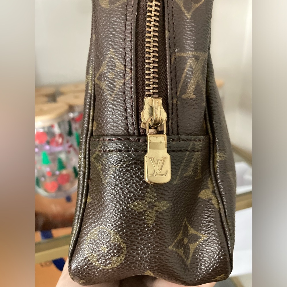 Louis Vuitton Monogram Toiletry Bag TROUSSE 28 - Picture 3 of 14